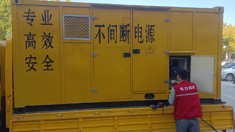 工业园区柴油发电机组和UPS电源配合使用时,如何避免切换过程中的电力中断?